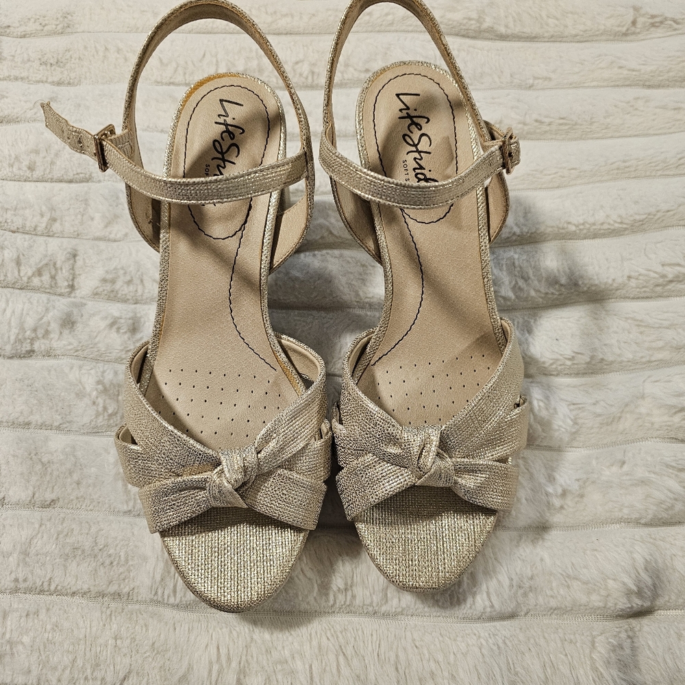 Life Stride Women's Gold Sandals - Picture 6 of 7